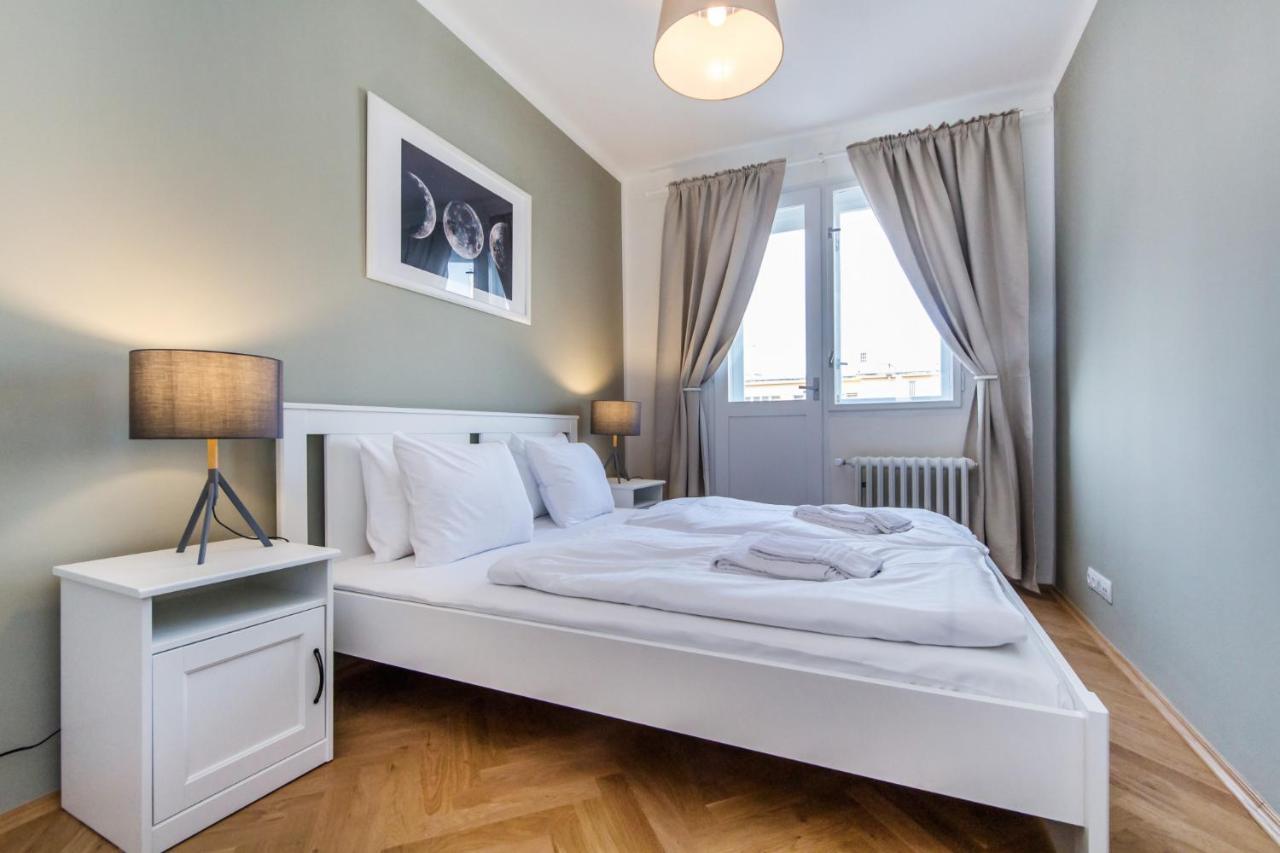 Flora Apartment