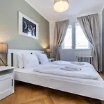Flora Apartments