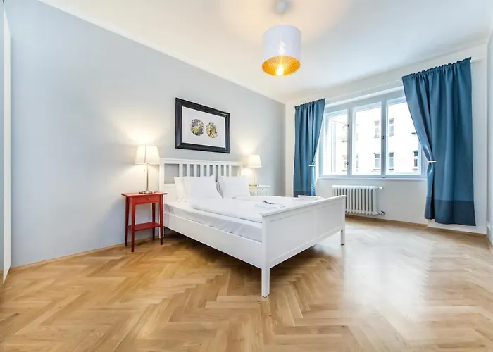 Flora Apartments
